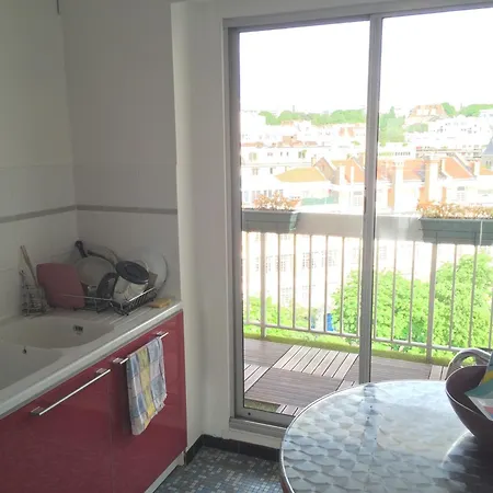 Paris, Belle Vue, Balcons בית אירוח פריז