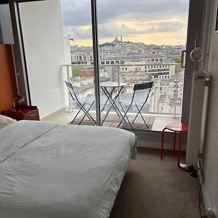 Paris, Belle Vue, Balcons בית אירוח