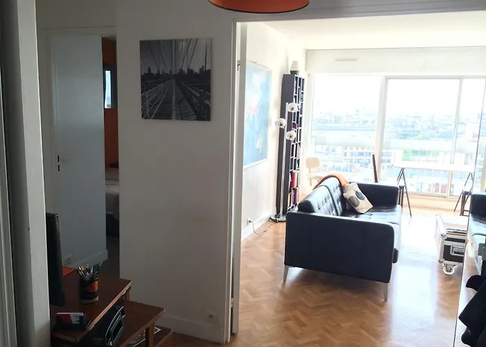 Paris, Belle Vue, Balcons Проживание в семье *